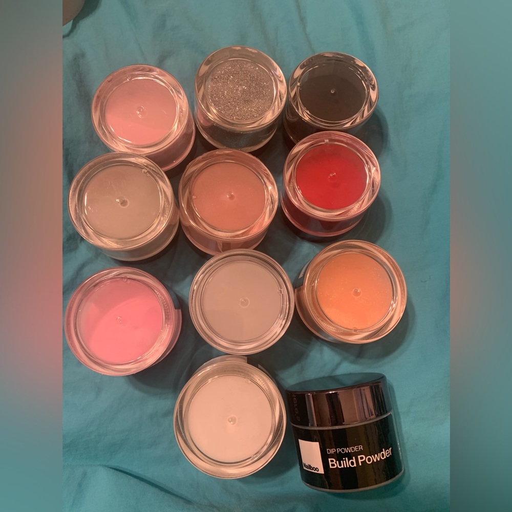 Nailboo dip powders 10 and 1 Build powder